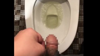 30歳ぽっちゃり日本人男性のおっしこ動画【閲覧注意：暴れる尿】
