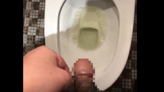 30歳ぽっちゃり日本人男性のおっしこ動画【閲覧注意：暴れる尿】