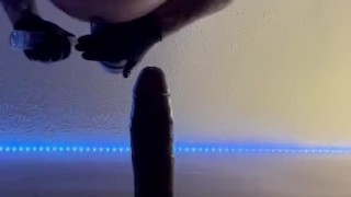 Caged fag stretches hole