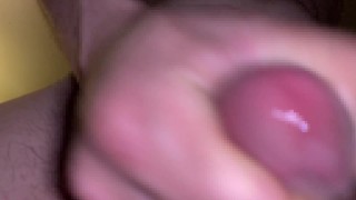 【声をあげたら即親バレ】カメラぶっかけにハマった男子の末路