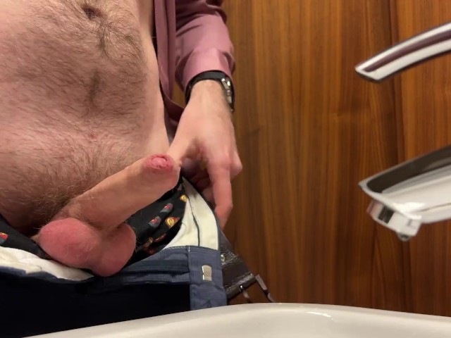Hairy Guy in Suit Pissing and Jerking Off at Office Toilet and Cum Into  Restroom's Sink - VidÃ©os Porno Gratuites - YouPorngay