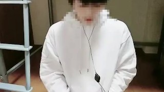 イケメン裸パーカーがオナ禁後の連続オナニーで大量射精！021
