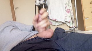 どスケベちんぽをしごき倒して精子まみれの変態大学生