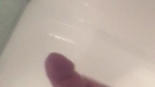 NZ Kiwi - shower play. Wanna join?