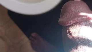 Big dick pissing 