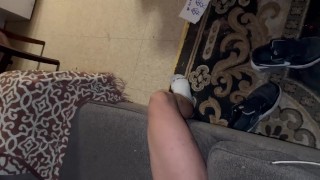 La Encontré Masturbandose En El Sofá 🙈
