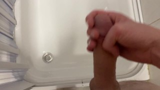 Handjob nach dem Gym