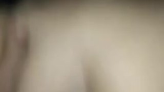 pongo a la putita del barrio en cuatro en un hotel 