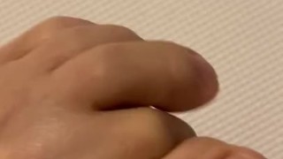 日本人の男の子の足の裏