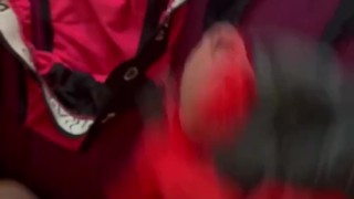 Je me masturbe devant ma pote sexy 