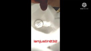 Peeing In the Public Toilet / Pag-ihi Ko Sa CR