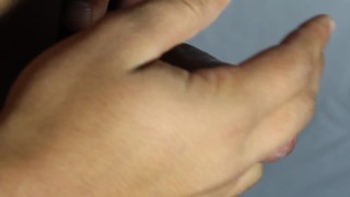 ME MASTURBO EN LA CASA DE UN AMIGO