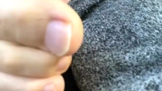 日本の青年の足裏