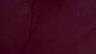 Ma sœur aime me regarder branler ma grosse bite