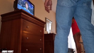 I Seduced a Room Service Guy Bending Over with No Panties and Look What Happend
