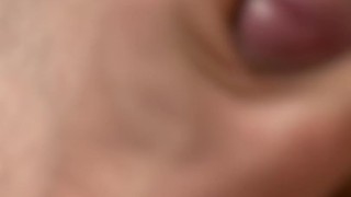 友達の彼女の動画を見ながらオナニー