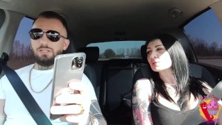 Scopata con toys e sigaretta all'aperto