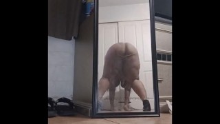 SEXY BBW DANCES AND TWERKS IN THE MIRROR