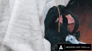 MODERN-DAY SINS - Kendra James Disciplines Teen Thief With WILD LESBIAN SEX!