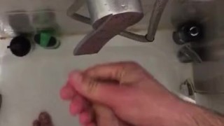 Masturbacja pod prysznicem