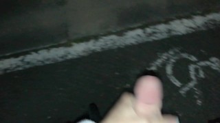 branlette de nuit en pleine rue