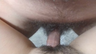 Трахнул тугую волосатую киску своей жены