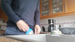 Jerkoff quicky with cumshot into the kitchen sink
