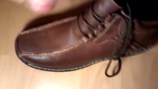 Cumming on my shoe