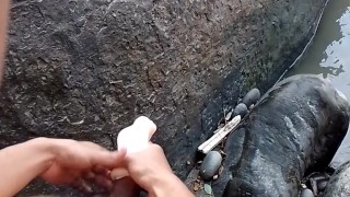 Volví a hacer cruising en el río y me encontraron 2 hombres