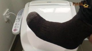 CUM HOME FROM WORK - IN A RUSH TO RELEASE - CUM FEET SOCKS SERIES - MANLYFOOT 💦 🧦