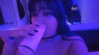 Reyna Tirana se toma la lechita en el telo. SE LA TRAGA TODA🥛💦 🦖
