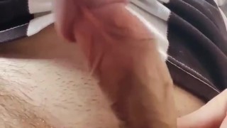 Polla grande masturbándose pensando en follar 