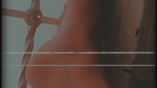 Footjob - Je m'occupes de ta queue avec mes pieds