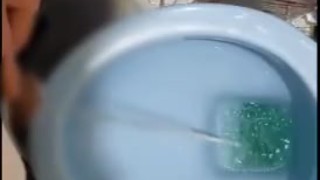 【個人撮影・放尿】我慢しておしっこをしました!(^^)!
