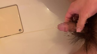 寝起きの溜まった尿を放出