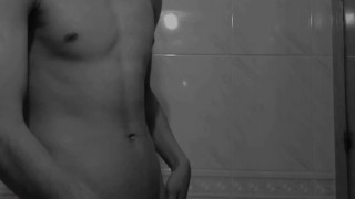 Chico masturbandose