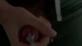 Twink wanking in front of his mirror and groan while cumming 