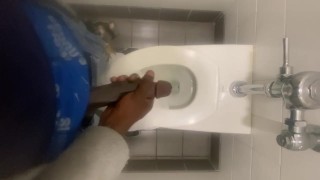 BAIT IN BATHROOM 🚽 WHO WANTS A CASH APP VIDEO $UKIYO0525 personal vids 