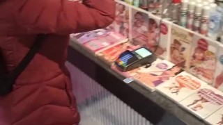 Littleangel84 - Baisée dans un sexshop de Nantes - avec le Journal du Hard ! S05E09