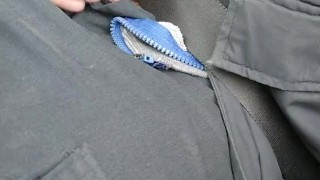 Amatoriale ita pubblico - mi faccio una sega mentre guido e sborro sulla maglietta in autostrada