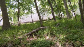 Risky outdoor ass play 