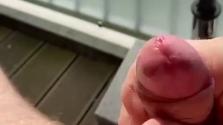 POV: Wichsen in der Sonne mit überraschender Spermaentladung Part 1