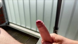 POV: Wichsen in der Sonne mit überraschender Spermaentladung Part 2