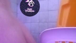 Acepte que mi primo me grabé bañándome 