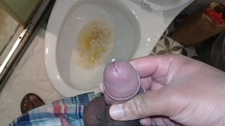 Big cock doing pees