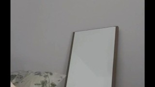 Quick cumshot with moaning in portrait 