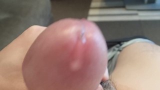 [カリ太] 亀頭からのヌルヌル我慢汁と射精を間近で見て欲しい