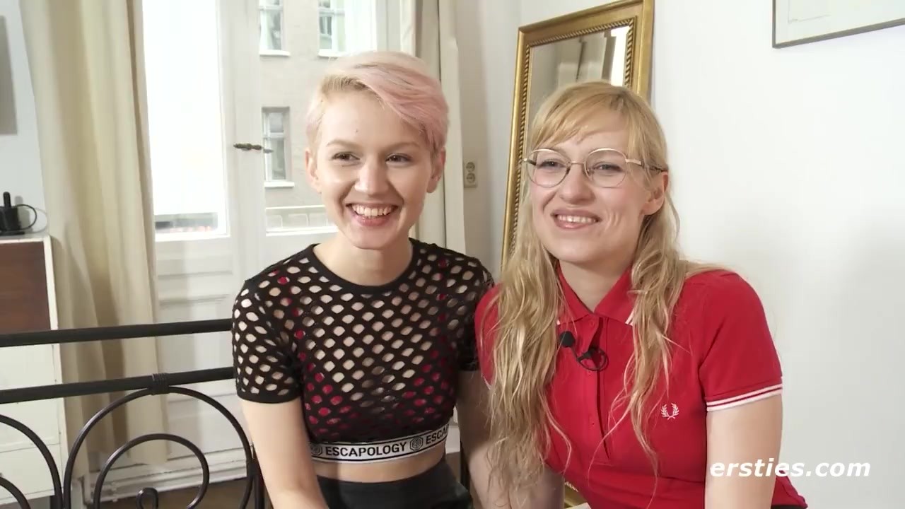 Amateur Lesbians Have an Intense Bondage Session