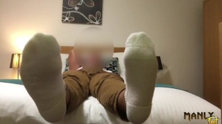 I’LL SIT BACK WHILE YOU STUFF YOUR FACE - MANLYFOOT - GETTING COMFORTABLE WITH MY BODY - BEAR CUB