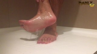HOPE THEY TEMPT YOU - DO YOU LIKE TO PEE IN THE SHOWER? - JUST ASKING 😅 - MANLYFOOT - 👣 🚿
